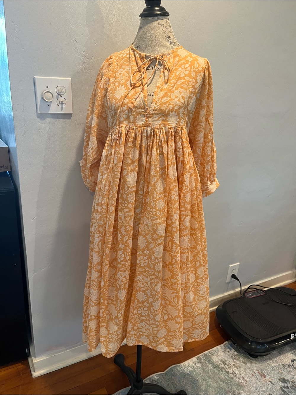 Daughters of India Dress Size M